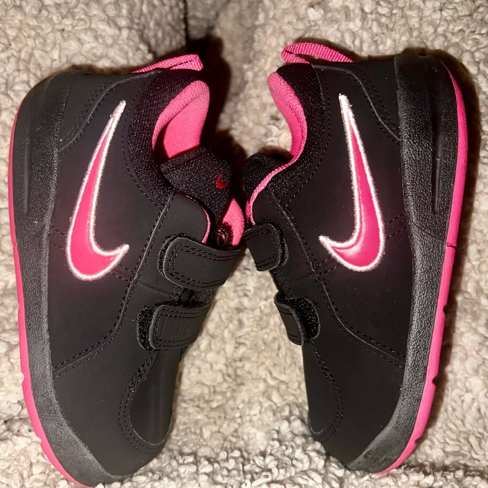 Nike Kids Black and Pink Sneakers Pico 4 new in box!!!
